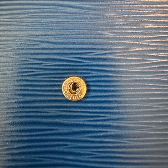 EUC Authentic Louis Vuitton Vintage Epi Portomone Long Wallet/Crossbody - Picture 17 of 17